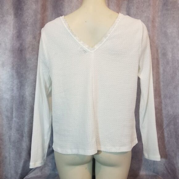 Love, Fire White V-Neck Long Sleeve Tee Size Large - Picture 3 of 5